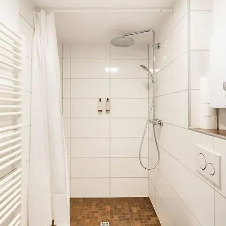 - Heavenly Apartment In The Heart Of Duisburg - 2 Mins Hbf Central Station - Big Tv & Working Space & Netflix - Esterno foto