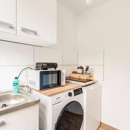 - Heavenly Apartment In The Heart Of Duisburg - 2 Mins Hbf Central Station - Big Tv & Working Space & Netflix - Esterno foto
