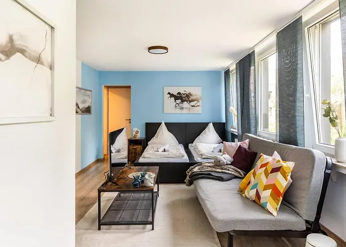 - Heavenly Apartment In The Heart Of Duisburg - 2 Mins Hbf Central Station - Big Tv & Working Space & Netflix -