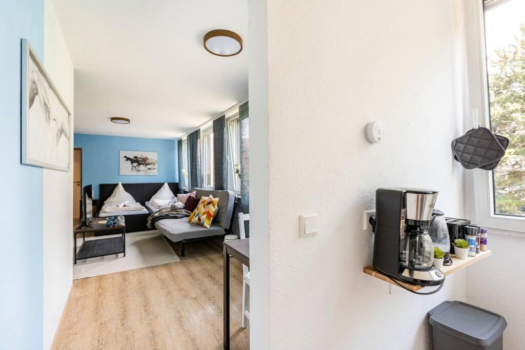 Apartment - Heavenly In The Heart Of - 2 Mins Hbf Station - Big Tv & Working Space & Netflix - *