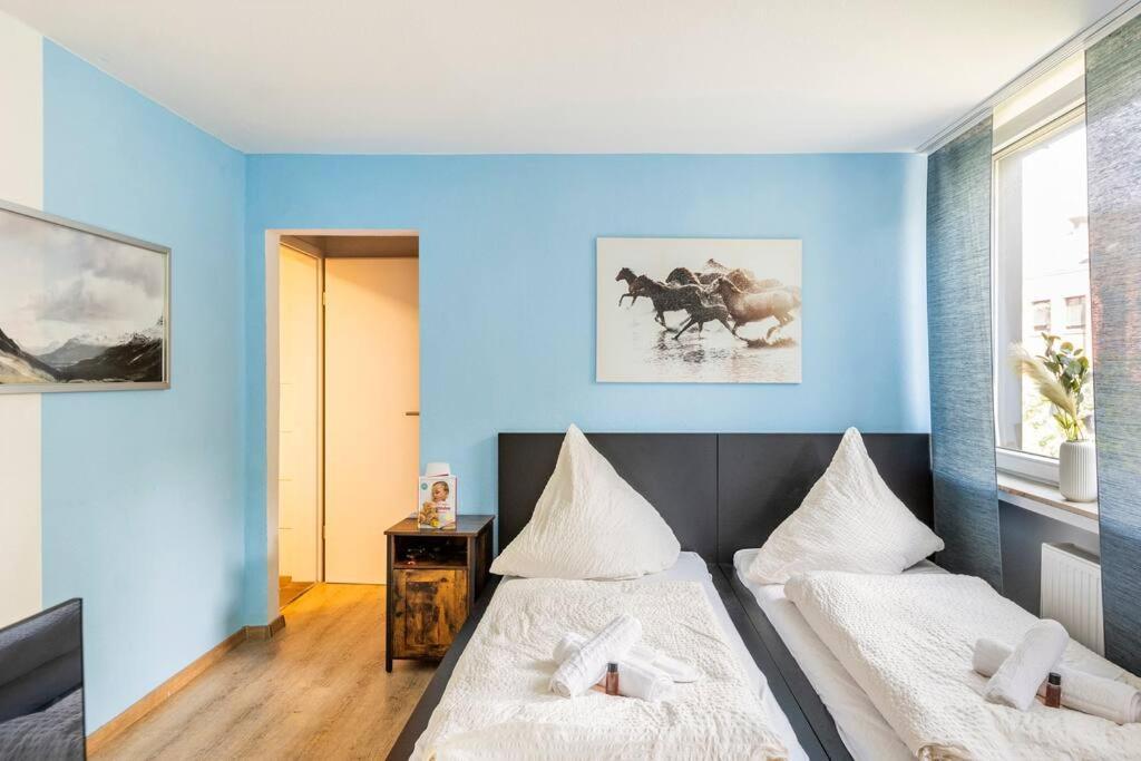 - Heavenly In The Heart Of - 2 Mins Hbf Station - Big Tv & Working Space & Netflix - * Duisburg